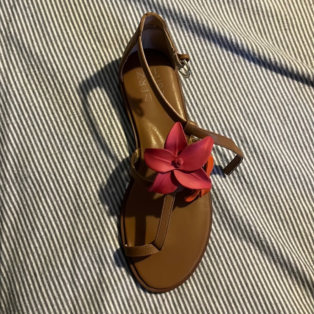 Pink orange summer sandal naturalizer